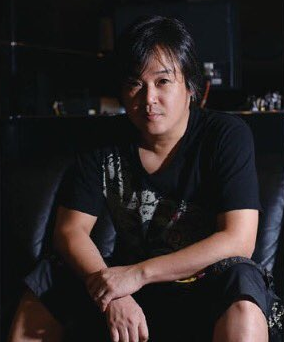 TropicalMaku's tweet photo. Tetsuya Nomura said he had a friend in high school complain about about character being ugly in a game they were playing. From that moment, Nomura was like "I want to create characters who are good looking" and thats been his mindset ever since. Bro is actually a legend. https://t.co/dqjasXXpEa