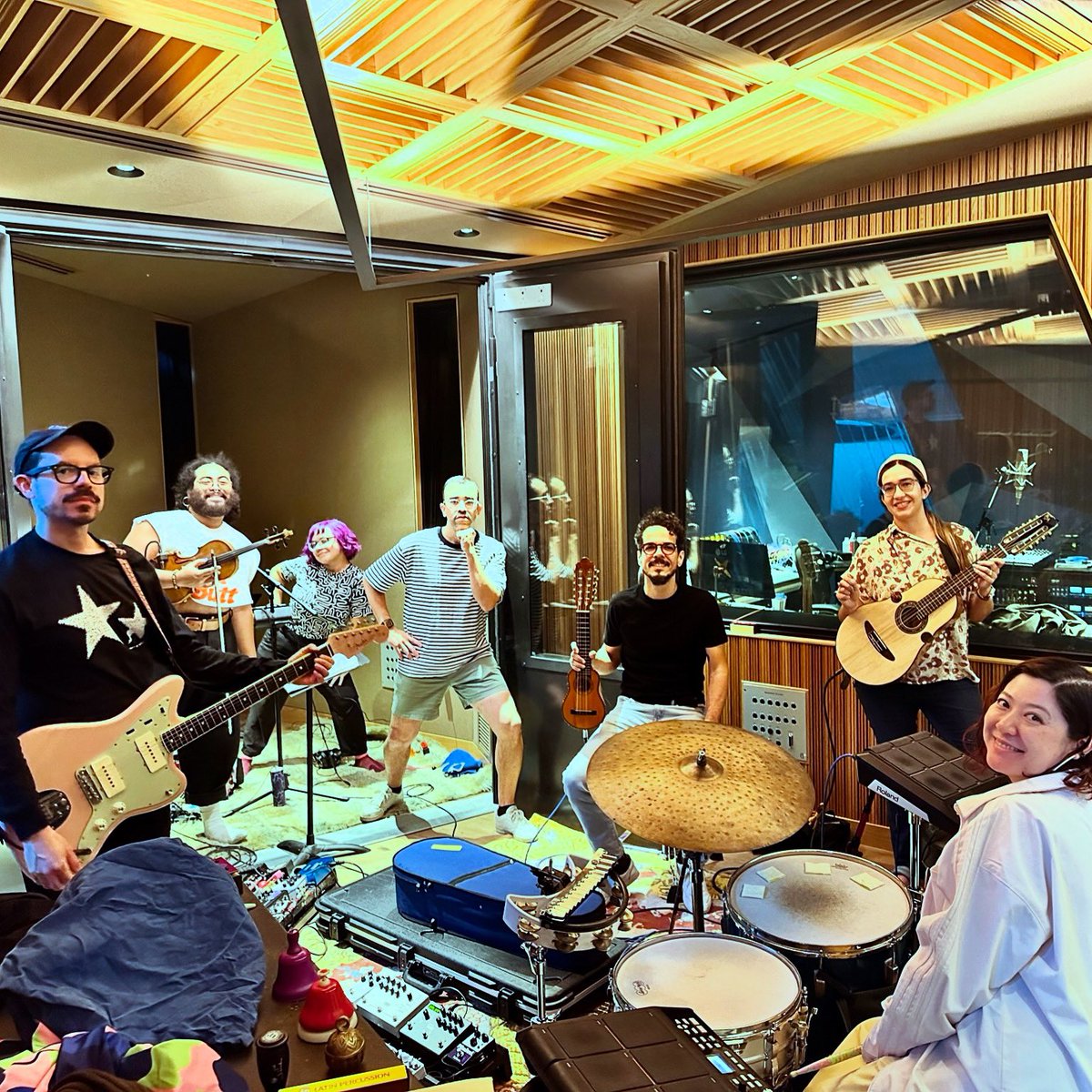 Los Problemáticos del Dreambow ✌🏽Pre-save our upcoming single “Los Problemas (Siempre Regresan)”! hypeddit.com/iakfwc