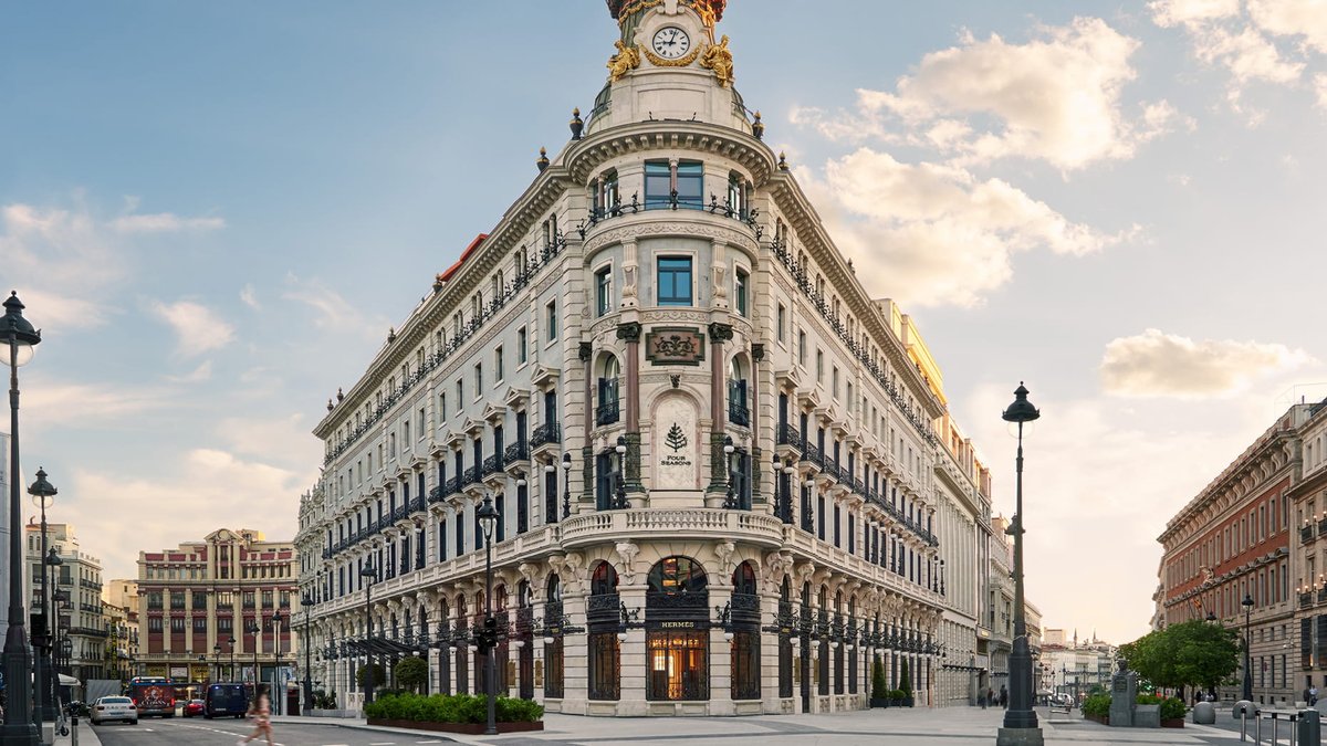 ManducaBibere's tweet photo. Un único hotel español entre los 50 mejores del mundo https://t.co/ov2lB2Gria | @Gastronomistas https://t.co/nEYjP9OXyo