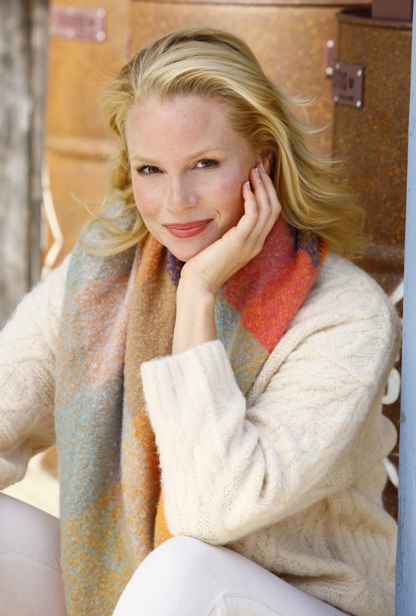 AxelLeschi57719's tweet photo. Aus dem Workflow des heutigen Shootings #portraitphotography #photography #portrait #woman #womanstyle #blondhair ©axel leschinski 2024 Werbung https://t.co/nbdiuHdHo5