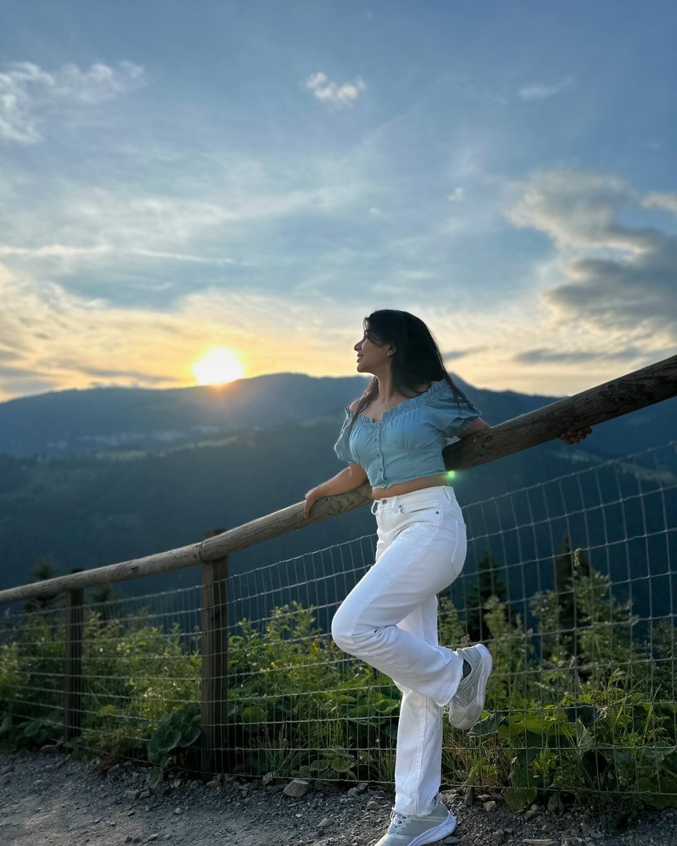 stargallery2020's tweet image. #PavithraLakshmi 💙