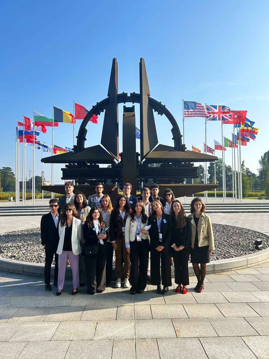 defensayyo's tweet photo. Durante el día de hoy, en el Cuartel General de @NATO , nuestros participantes han asistido a en sesiones formativas muy interesantes sobre el funcionamiento, objetivos e historia de la Alianza Atlántica #ViajeABruselas #DefensayYo4 #SeguridadYDefensa https://t.co/jRRyIxXRdK