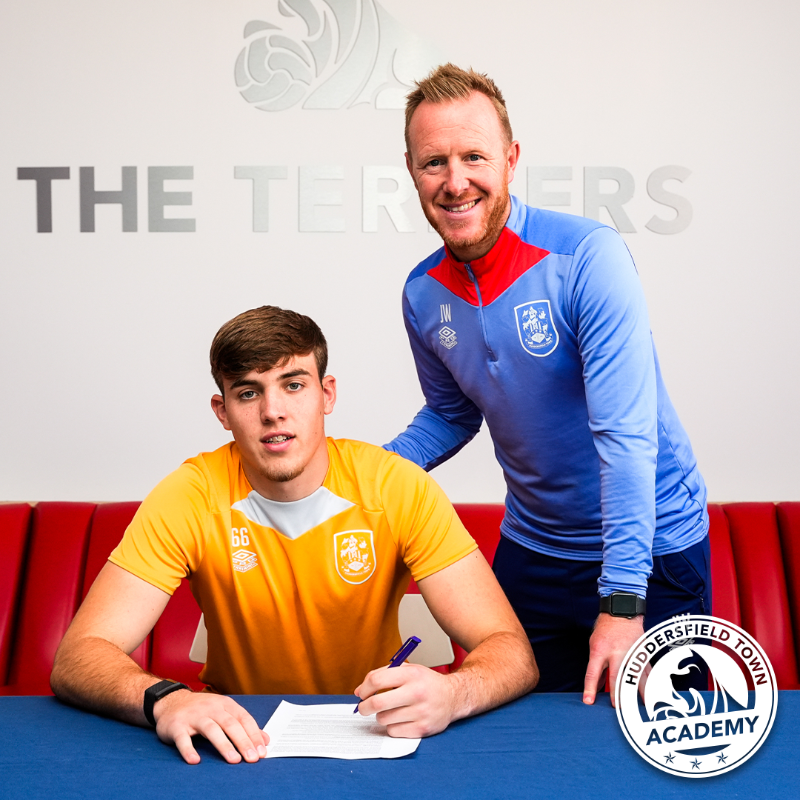 htafcacademy's tweet photo. ✍️ We're delighted to announce the signing of 18-year-old goalkeeper Oliver Riva, who joins our B Team group!

💬 Comments from Academy Manager Jon Worthington ⤵️

Welcome to the Club, Oliver 👋

#YoungTerriers | #htafc