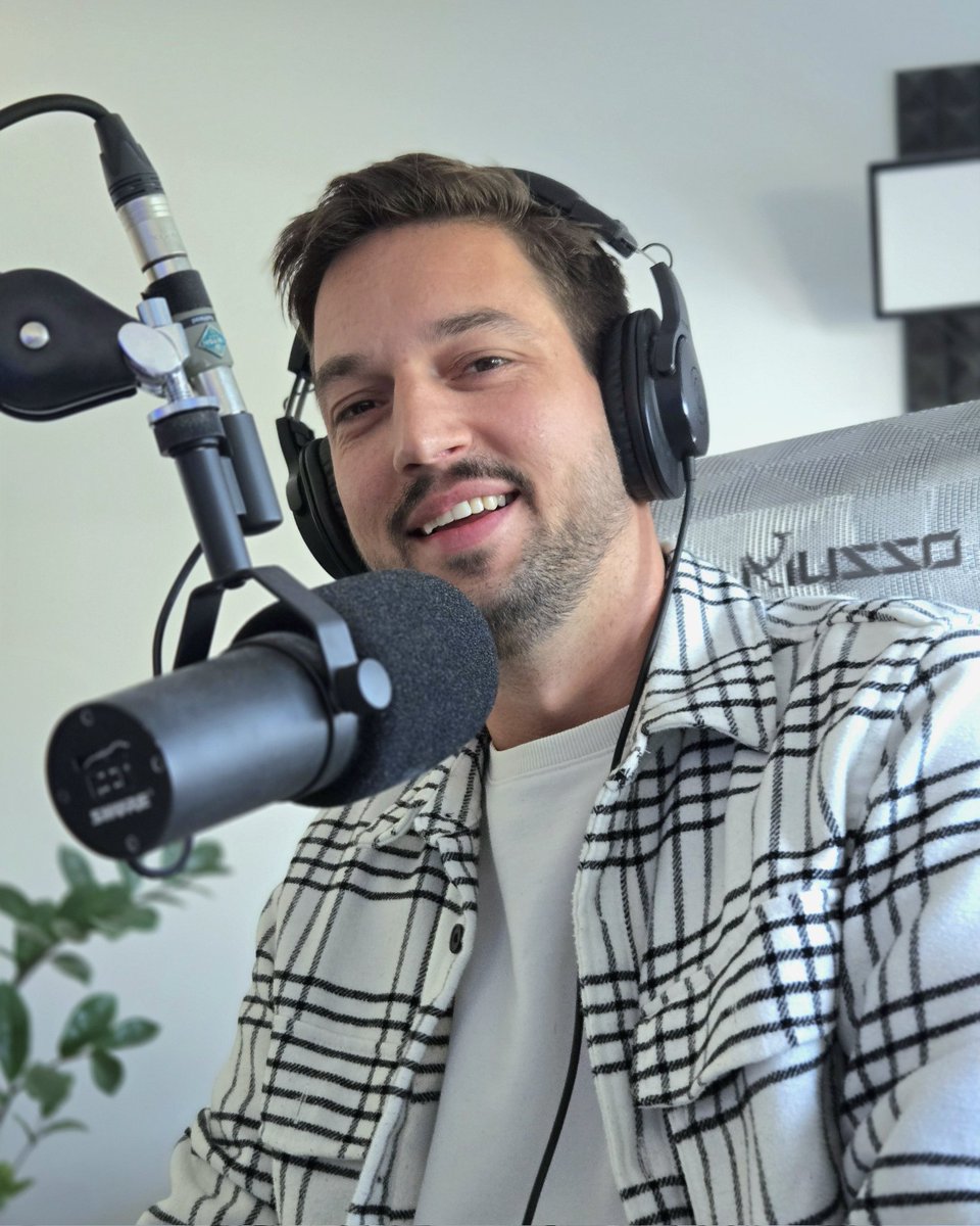 Ab Sonntag 12h laber ich euch in meinem neuen Podcast "Gaming Chronicles" bisschen zu. Gequatscht wird über Retro Gaming, Handhelds, Nintendokram und mehr. Wer sich dafür interessiert, darf gerne am Sonntag reinhören und via Bewertung supporten. 🥳