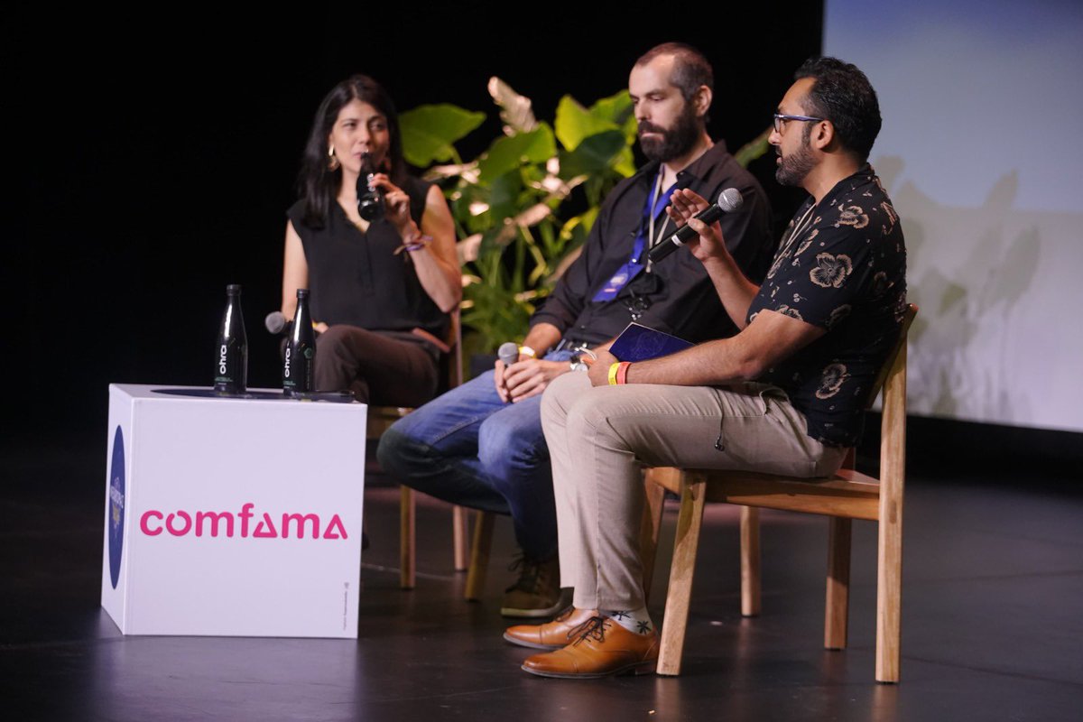 NafeesHamid's tweet photo. Had an amazing time speaking at Neuropaz in Medellín, Colombia. Was great speaking about our @XCEPT_Research on mental health/trauma in political violence &amp; meeting w/ local activists, researchers &amp; policy makers about the challenges &amp; successes of the peace process in Colombia. https://t.co/2LQ7KWzNYM