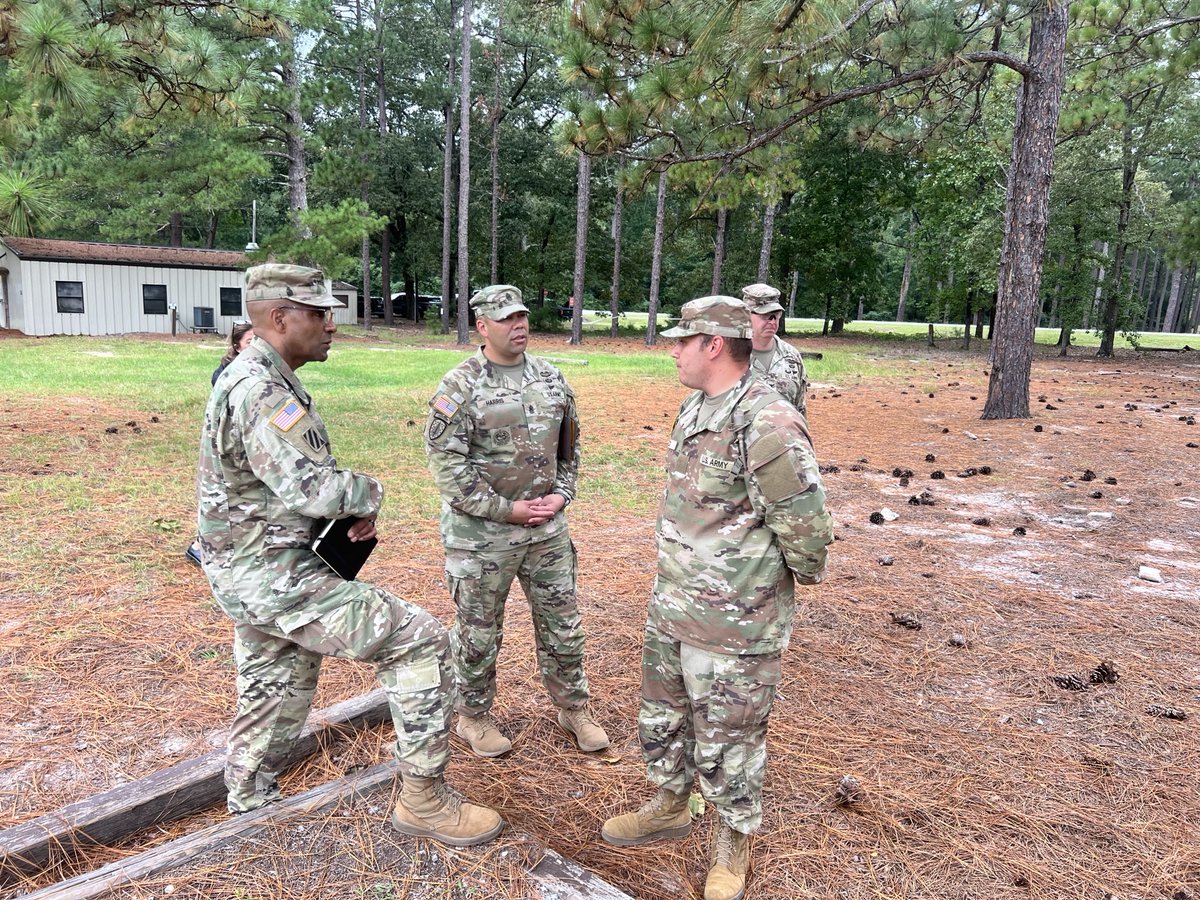 TRADOC's tweet image. @TradocCG and @TRADOCCSM stopped at @fortjackson to check out the 2024 #DSOY competition!

They spent the day having lunch with a few of the competitors and engaging with #H2F team members as they provided oversight of the events.

#VictoryStartsHere 
@USArmy @USACIMT