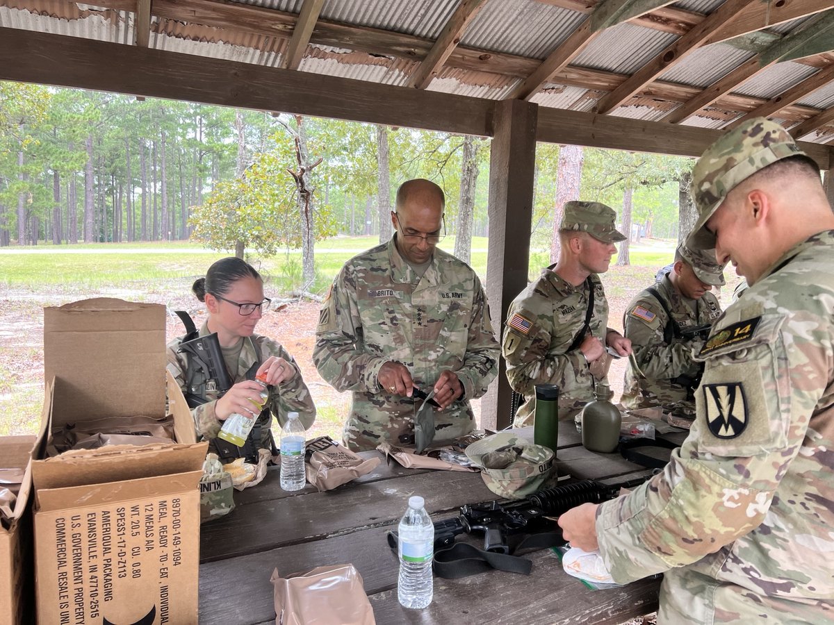 TRADOC's tweet image. @TradocCG and @TRADOCCSM stopped at @fortjackson to check out the 2024 #DSOY competition!

They spent the day having lunch with a few of the competitors and engaging with #H2F team members as they provided oversight of the events.

#VictoryStartsHere 
@USArmy @USACIMT