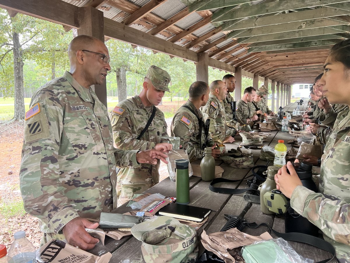 TRADOC's tweet image. @TradocCG and @TRADOCCSM stopped at @fortjackson to check out the 2024 #DSOY competition!

They spent the day having lunch with a few of the competitors and engaging with #H2F team members as they provided oversight of the events.

#VictoryStartsHere 
@USArmy @USACIMT