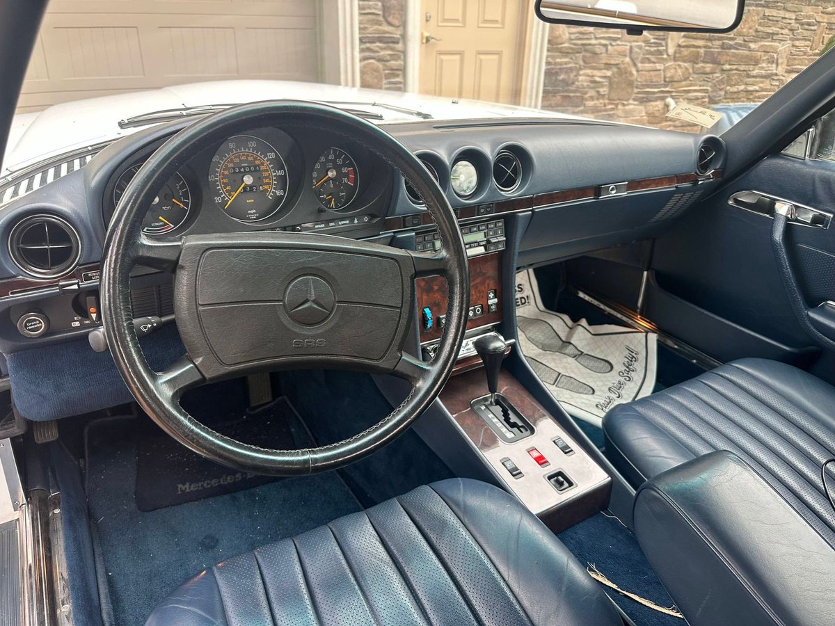 HemmingsNews's tweet photo. 1986 Mercedes-Benz SL560 Convertible, carefully maintained with all service records 📄
Make your offer now 👉 https://t.co/qtUmCIA96z
#Hemmings #NEConcours #MercedesBenz #560SL #LuxuryCars #ClassicCars #CollectorCars https://t.co/TC6wzd2ajh