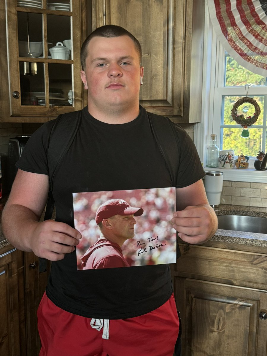 Thank you <a href="/AlabamaFTBL/">Alabama Football</a> for sending me a signed photo.