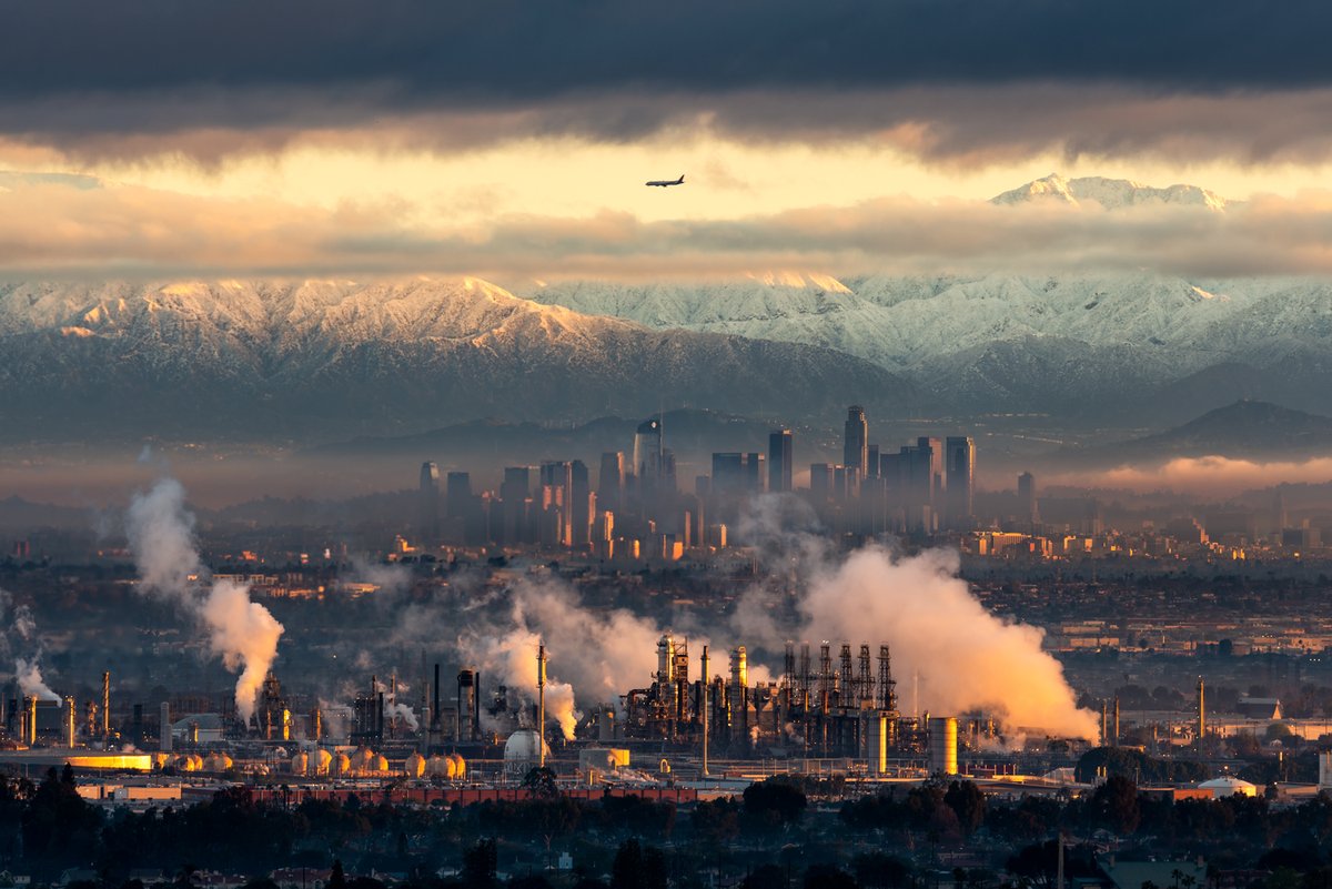 bay_photography's tweet photo. The photo.          vs.             The award

Industry Lows has been awarded 1st place in the Architecture - Industry category of the 2024 IPA photo awards.

One of my favorite photos of Los Angeles. https://t.co/VekW3rZDZX