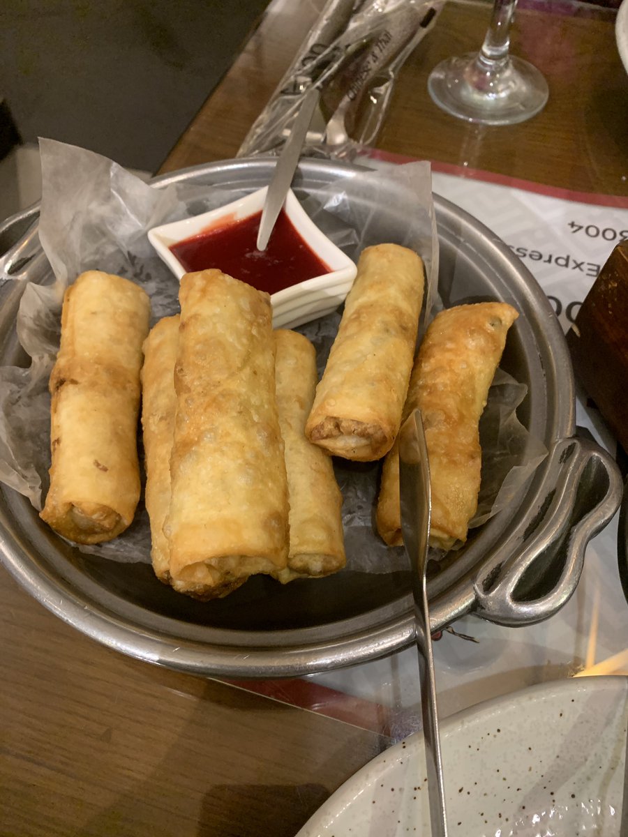 maya_ishe's tweet photo. 2000 k spring rolls from Asian Wok Isb😭😭😭😭😭😭😭💀💀💀💀💀💀💀not even kidding https://t.co/Pqt2vqeMdQ