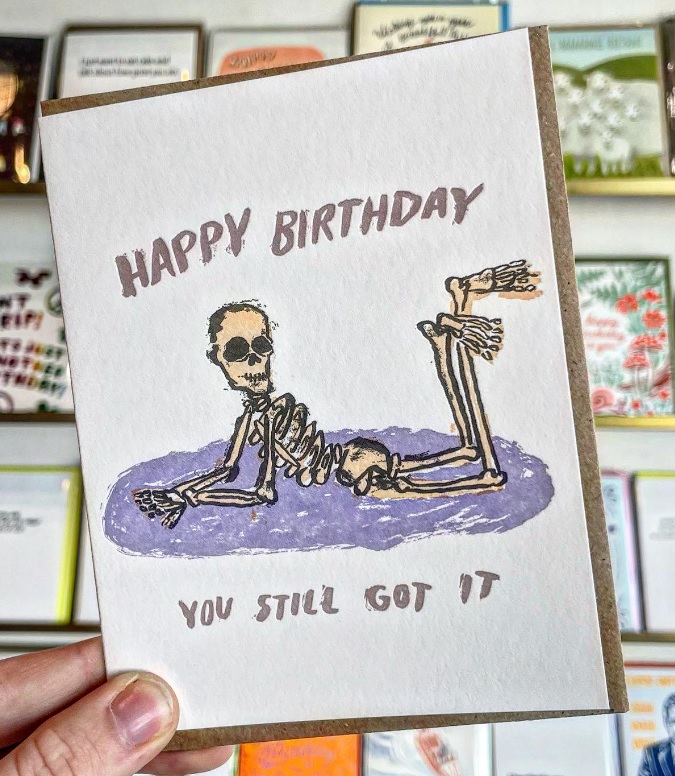 AstroPaper's tweet image. Looking for a card that stands out? 🦴💀 It's not just the clever art that makes this card special—it’s also the quality of the paper. A great card is an experience. Created by @thesocialtype #CreativeCards #paperlove #TexturedPaper #qualitypaper #envelopes