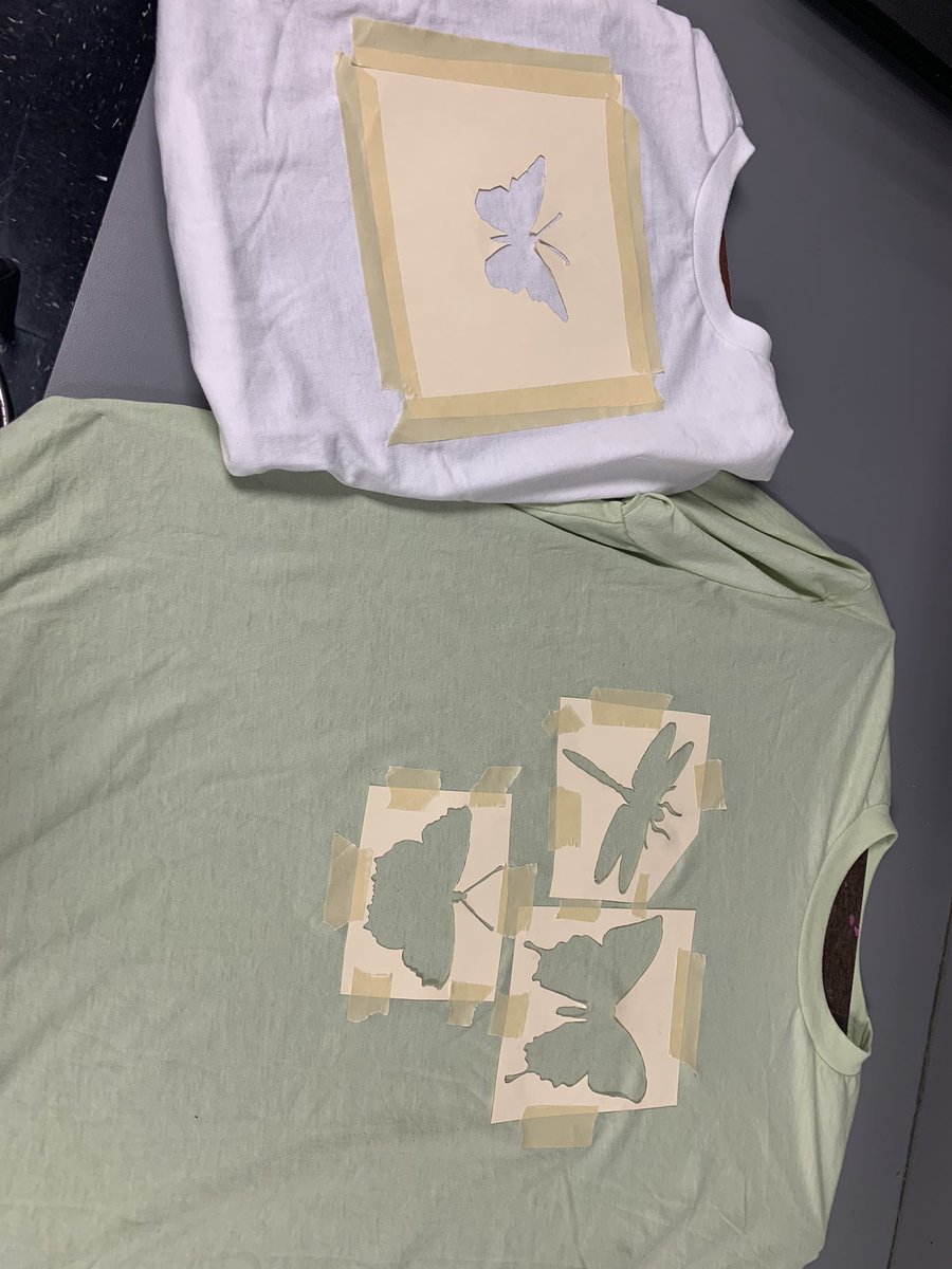 ArtCcsd's tweet photo. Behold the power of the sun! Students in Ms. Marino’s photography class have been creating T-shirts using solar rays! This is a nod to one of the earliest photographic processes!  ☀️☀️☀️ @CarmelHS_info @Carmelschools https://t.co/YpN9pw594h