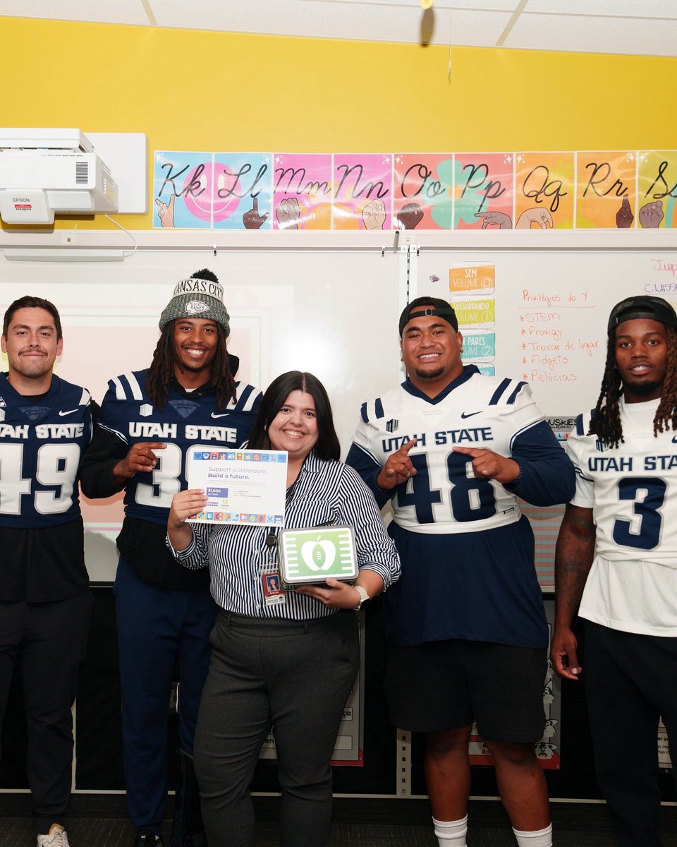 USUFootball's tweet photo. Yesterday as part of @cfpextrayard we wanted to recognize 5th Grade Teacher Karen Gini at Hillcrest Elementary School. Thank you for all that you do for our community. 

#BigDayforTeachers https://t.co/qRAfJQYqZ5