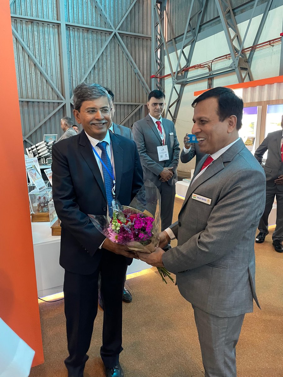 AVANI_PR's tweet photo. AVNL is participating in the African Aerospace and Defence Exhibition 2024, taking place in the City of Tshwane, South Africa. The India Pavilion was inaugurated by the Indian High Commissioner, Shri Prabhat Kumar, in the presence of esteemed dignitaries, including Deputy High Commissioner Smt. Banu Prakash and Defence Adviser Atul Sapahia from the Embassy of India in South Africa. Shri Sanjay Dwivedi, CMD of AVNL, conducted a tour of AVNL's stall, showcasing the company’s flagship products.
@DefProdnIndia @aadexpo @SpokespersonMoD