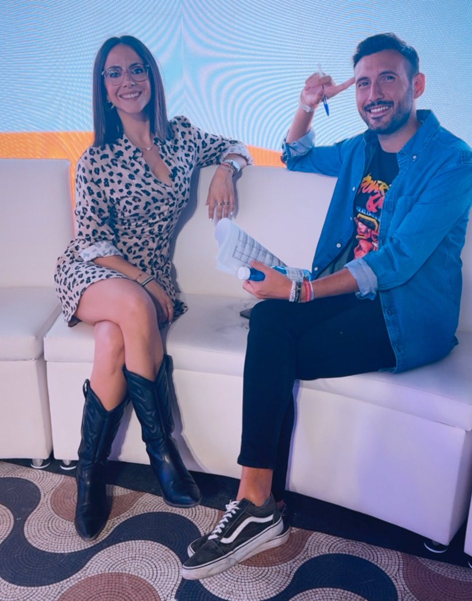 neus9's tweet photo. 📺Empezamos nueva temporada de ‘El quiosco de la Explanada’. 

#AlacantiTV #Televisión #Alicante https://t.co/rJuo6e7upa