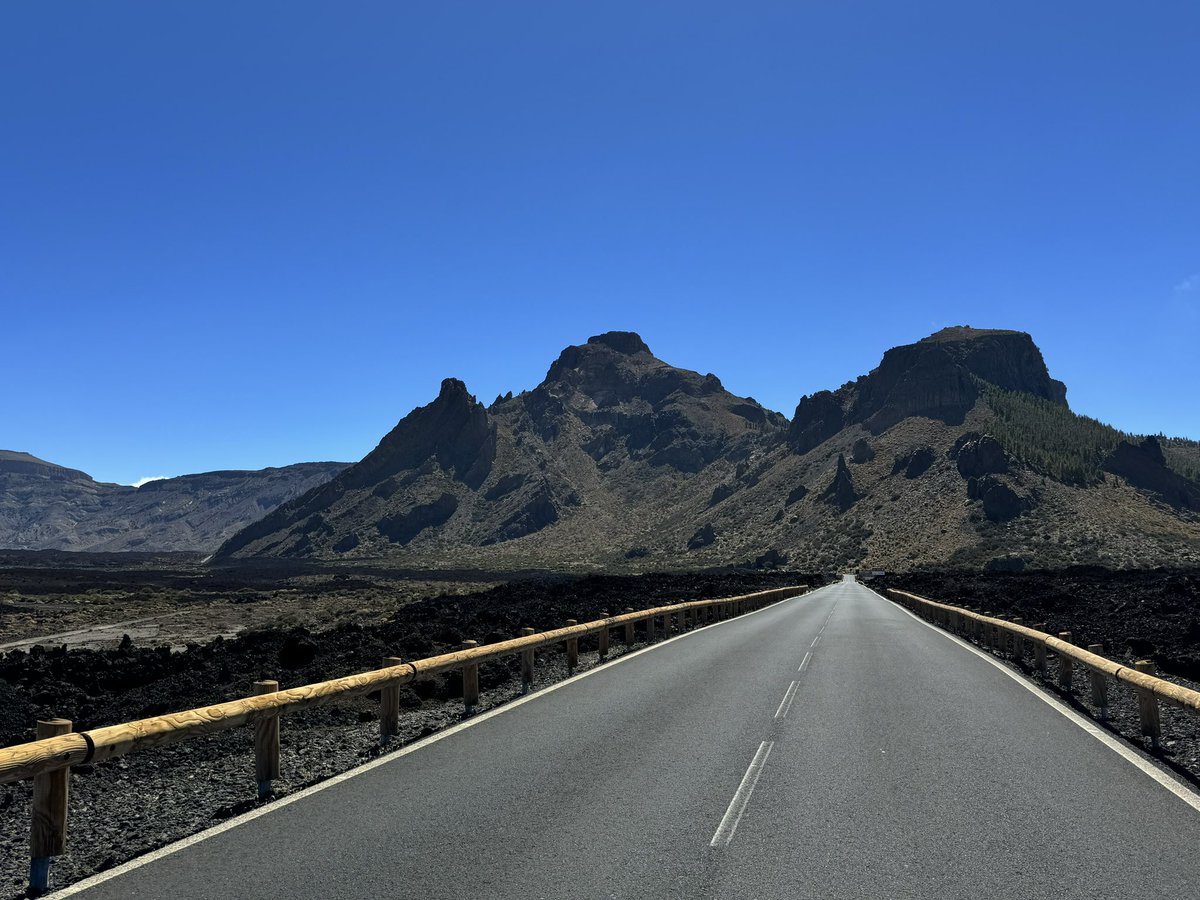 bloggingtom's tweet photo. Hierso. #teneriffa #roadtripday https://t.co/BpCVNInJkz