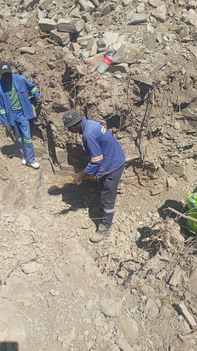 hwangetown's tweet photo. SEWER reticulation installation at the newly completed state-of-the-art Medical Centre and two other commercial stands at Chibondo suburb has been completed @HwangeResidents @molokele @MoHCCZim @real_Godfatha @Vostile1 @RutendoMapfumo @LyejaFM @communitypodium @ZimGvt_NDS1 https://t.co/jrquzFIewy
