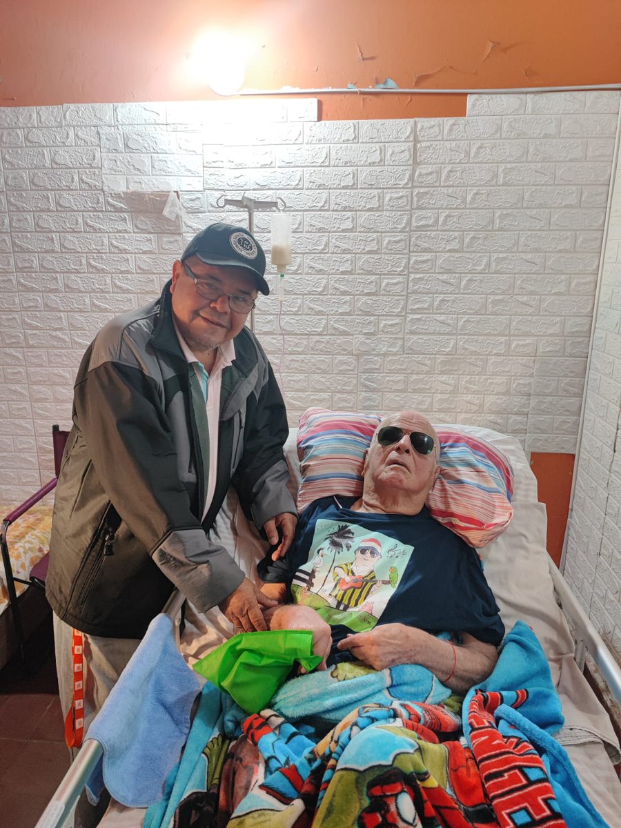C_Pesc_Yhaguy's tweet photo. ¡Se ha realizado la entrega de 9.120.000 al Señor Quemil Yambay, en nombre de la ciudad de Caraguatay por la Asociación de Pescadores del Río Yhaguy!🇵🇾

Esto fue posible gracias al apoyo de toda la ciudadanía en la actividad benéfica realizada en honor a nuestro compueblano. https://t.co/aIfRbU3dUs