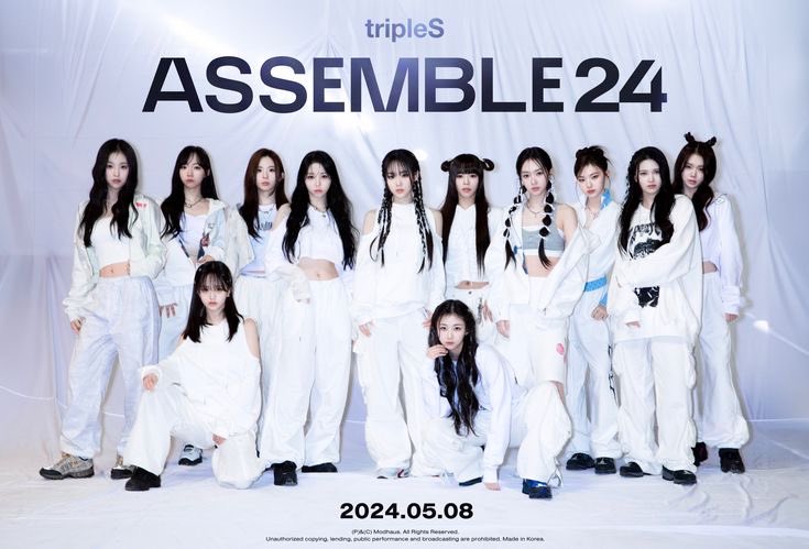 wabiville's tweet image. when was the last time we saw tripleS in anything different other than jeans, black or white sweats or school uniforms..