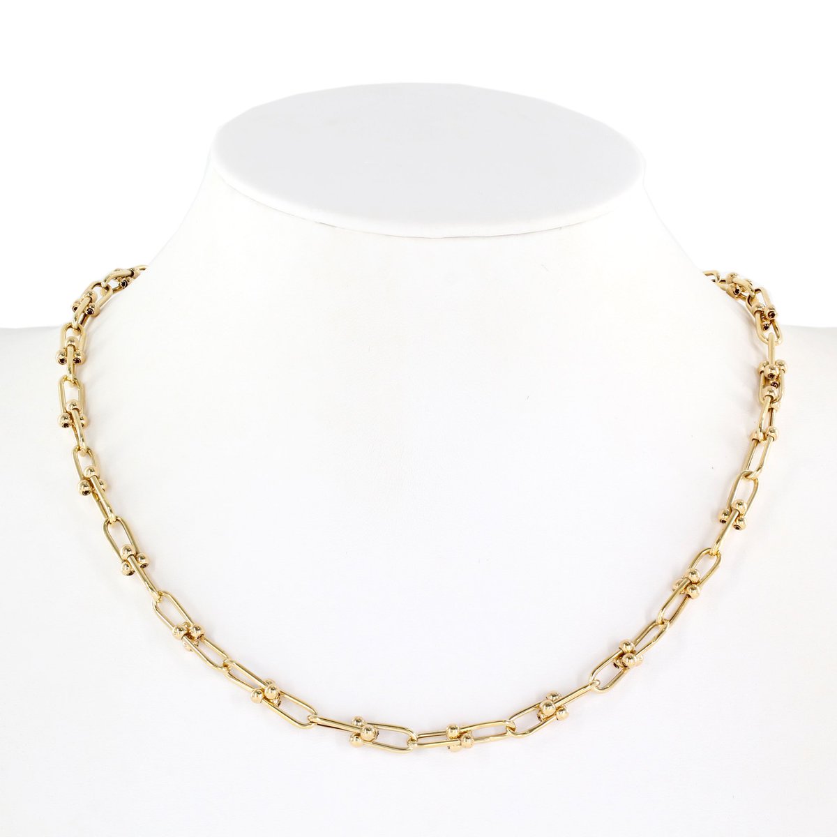 777Jewelry's tweet photo. Stunning U-Link Necklace!
This piece combines contemporary design with timeless elegance.
💰 Price: $1,649.99
📏 Length: 18" | Width: 5 mm
⚖️ Weight: 10.6g
🔒 Closure: Spring Ring
#GoldJewelry #Necklace #GoldNecklace #777Jewelry https://t.co/a9wcix3Crt
