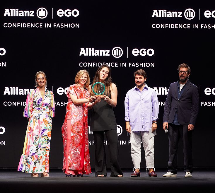 juanfernandodt's tweet image. El brillo de la moda. De 1985 a 2024: así ha sido la 80ª edición de la Mercedes-Benz Fashion Week Madrid.
hechosdehoy.com/de-1985-a-2024…
#AllianzEspaña
#MiércolesDeGanarSeguidores