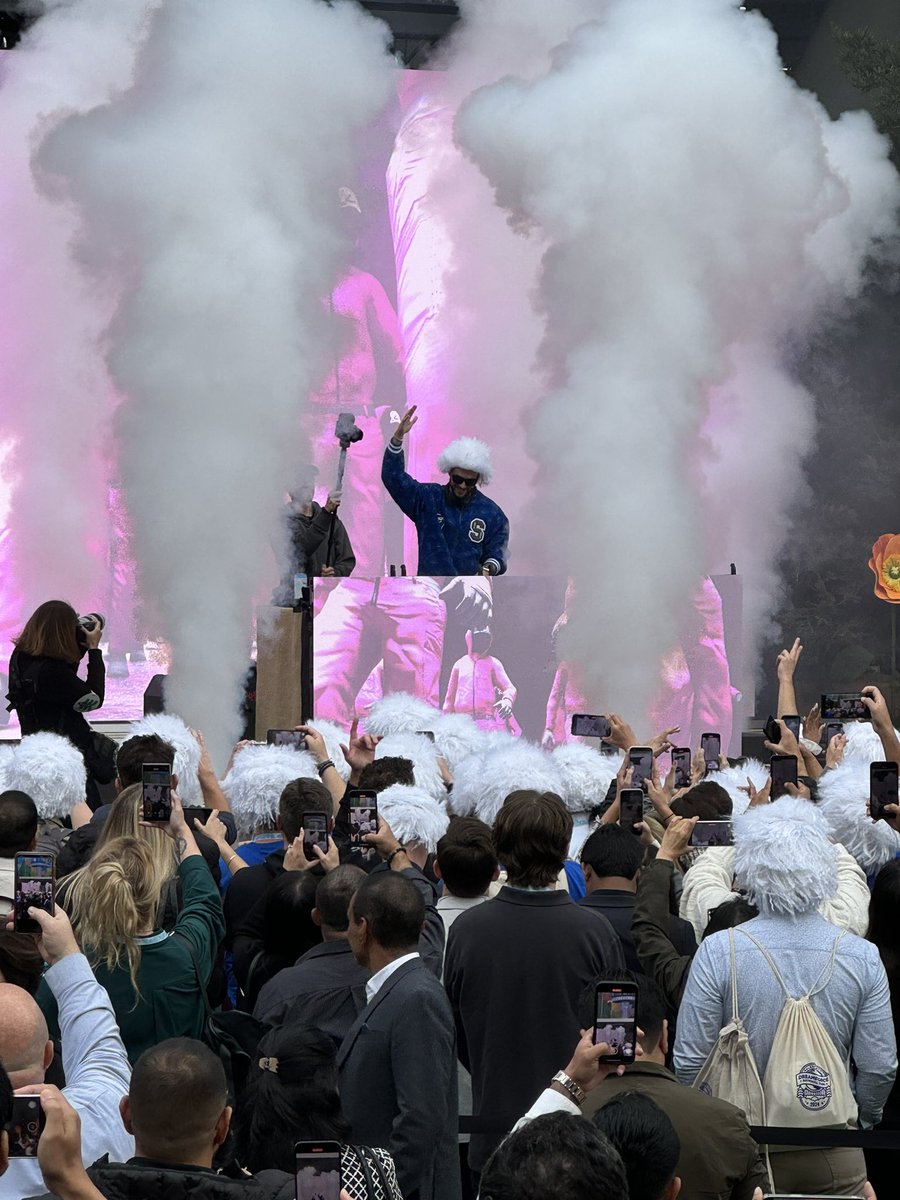 Thank you <a href="/Zedd/">Zedd</a> for a killer show yesterday at #Dreamforce