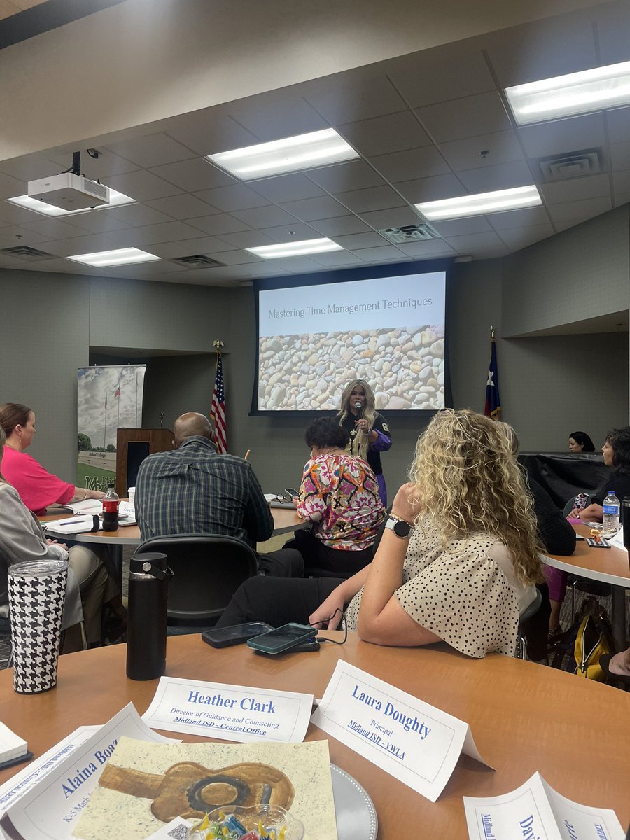 🎉Shoutout to Dr. Cline for her presentation on time management! Thank you for sharing your strategies to help our leaders #GrowAndDevelop!  Prioritizing our big rocks will help us leverage our schedules to focus on what matters the most the #StudentExperience!