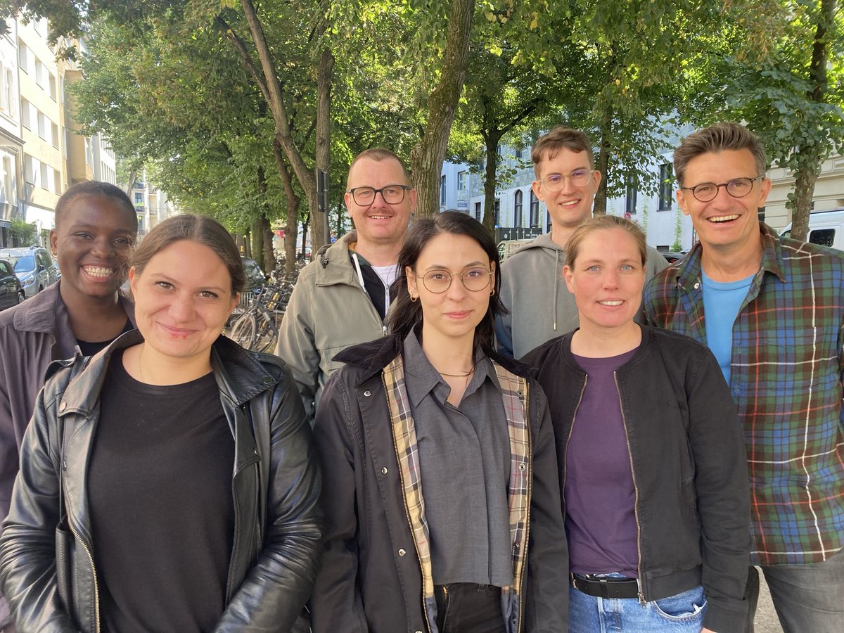 Daniel Deimel (@danieldeimel) on Twitter photo Ich freue mich sehr, dass das <a href="/MAGS_NRW/">MAGS NRW</a> unser gemeinsames Forschungsprojekt "Open Drug Scene NRW" finanziert. Zusammen mit <a href="/ChristophGille/">Christoph Gille</a> von der @hsduesseldorf und seinem Team werden wir an der <a href="/TH_Nuernberg/">TH Nürnberg</a> eine Szenebefragung in vier Städten in NRW durchführen. Das Team: Ich freue mich sehr, dass das <a href="/MAGS_NRW/">MAGS NRW</a> unser gemeinsames Forschungsprojekt "Open Drug Scene NRW" finanziert. Zusammen mit <a href="/ChristophGille/">Christoph Gille</a> von der @hsduesseldorf und seinem Team werden wir an der <a href="/TH_Nuernberg/">TH Nürnberg</a> eine Szenebefragung in vier Städten in NRW durchführen. Das Team: