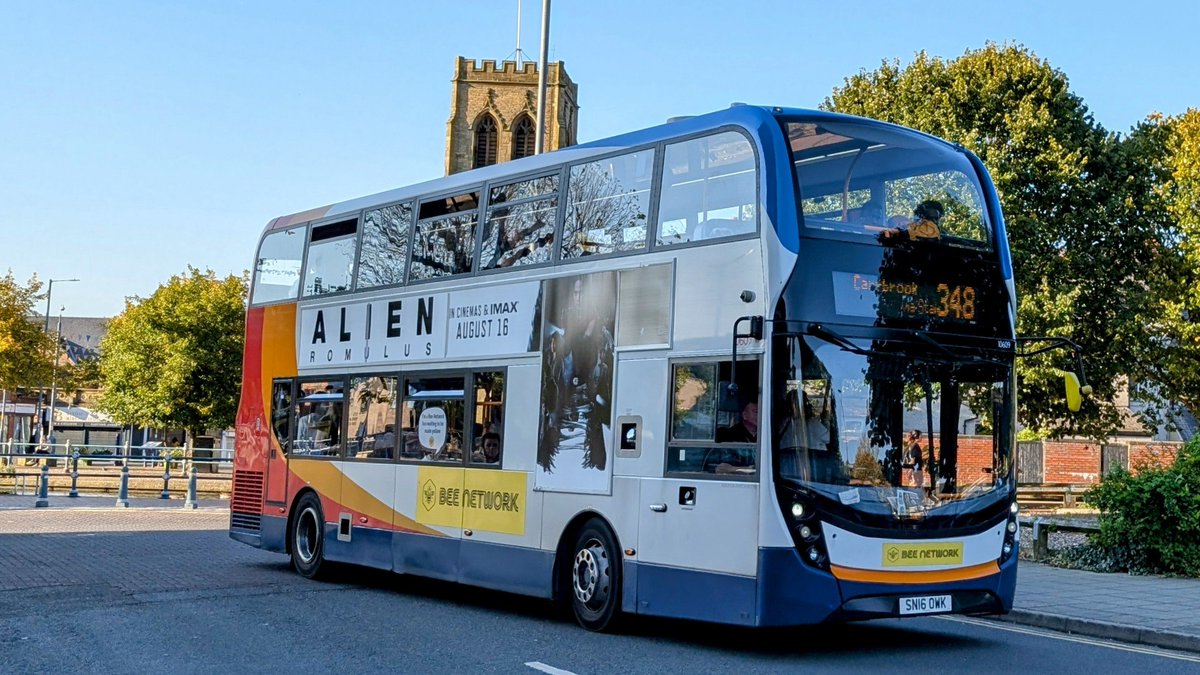 WC2512's tweet photo. Beachball Bee β±οΈ π
@BeeNetwork @StagecoachGM 10609 - SN16 OWK in #Stalybridge this afternoon working a 348 service heading to #Carrbrook. https://t.co/yQVozaFzOw