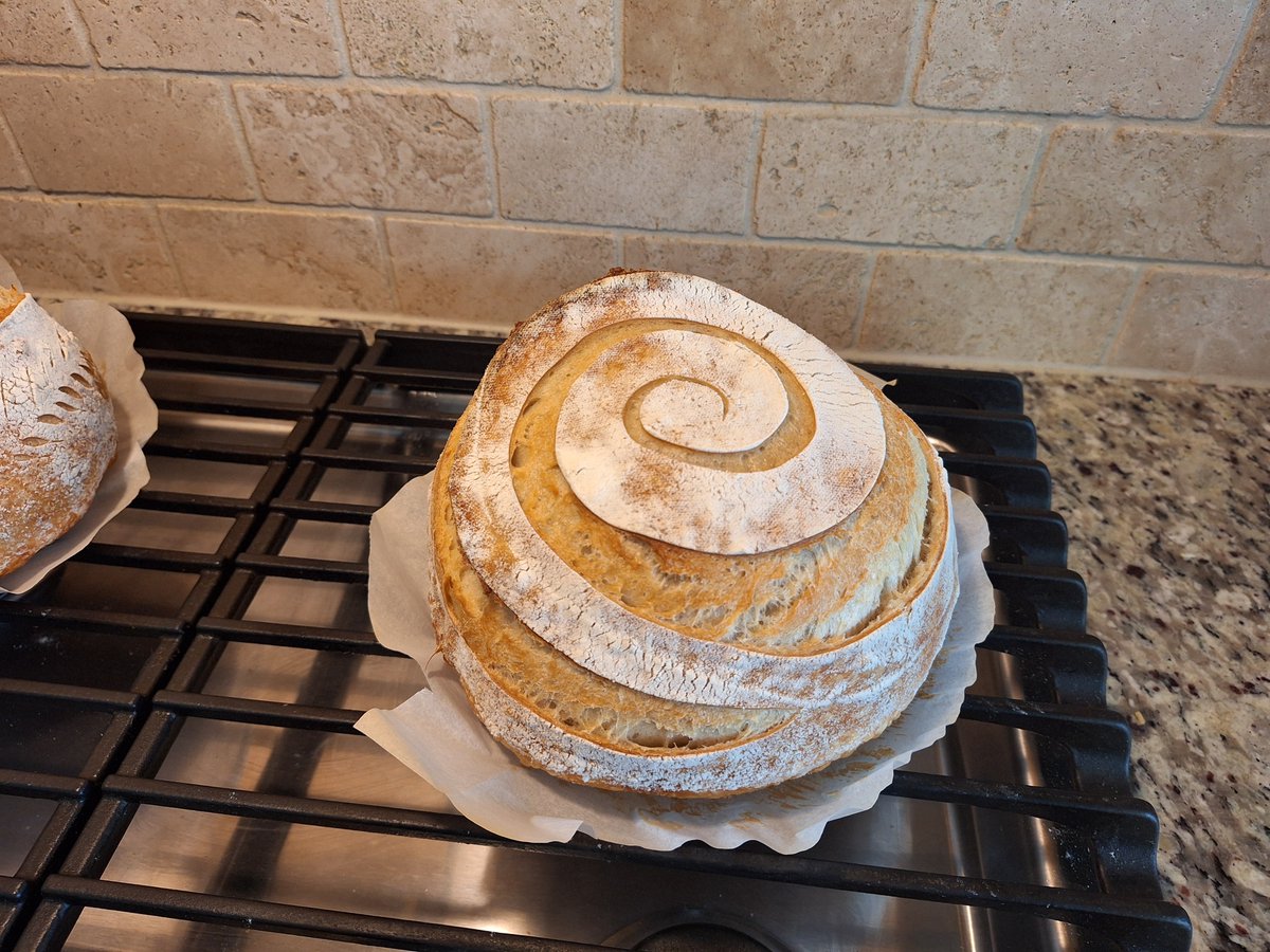 AikitchenBlog's tweet photo. I love this 😍 
Recipe: https://t.co/zsv191jpbs 

#sourdough #baking #momlife #aikitchenblog #bakingwithai #bread #beauty #yummy #delicious https://t.co/tGWQ7OTOon
