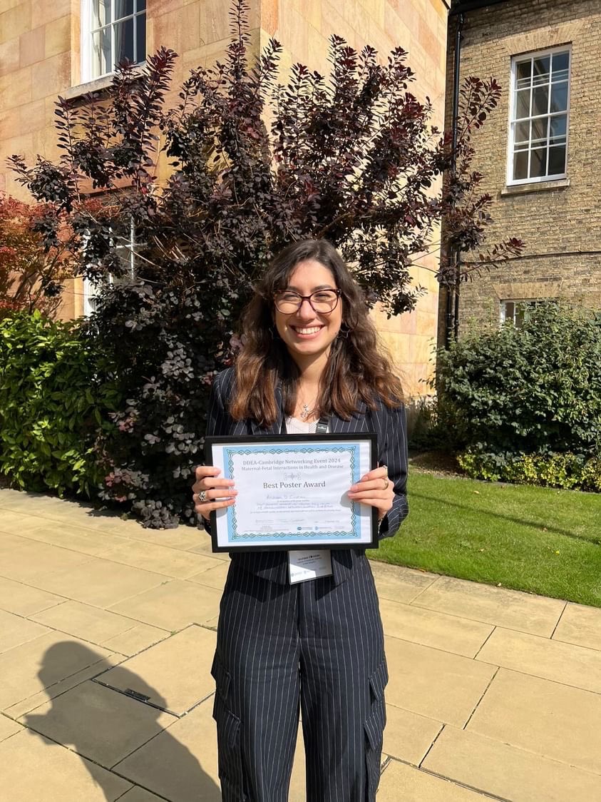 ozannelab's tweet photo. Congratulations to our PhD student @AndreeaDCris11 for winning a best poster award at the Maternal- fetal interactions workshop! A great end to a fabulous few days https://t.co/E9xZy4Az53