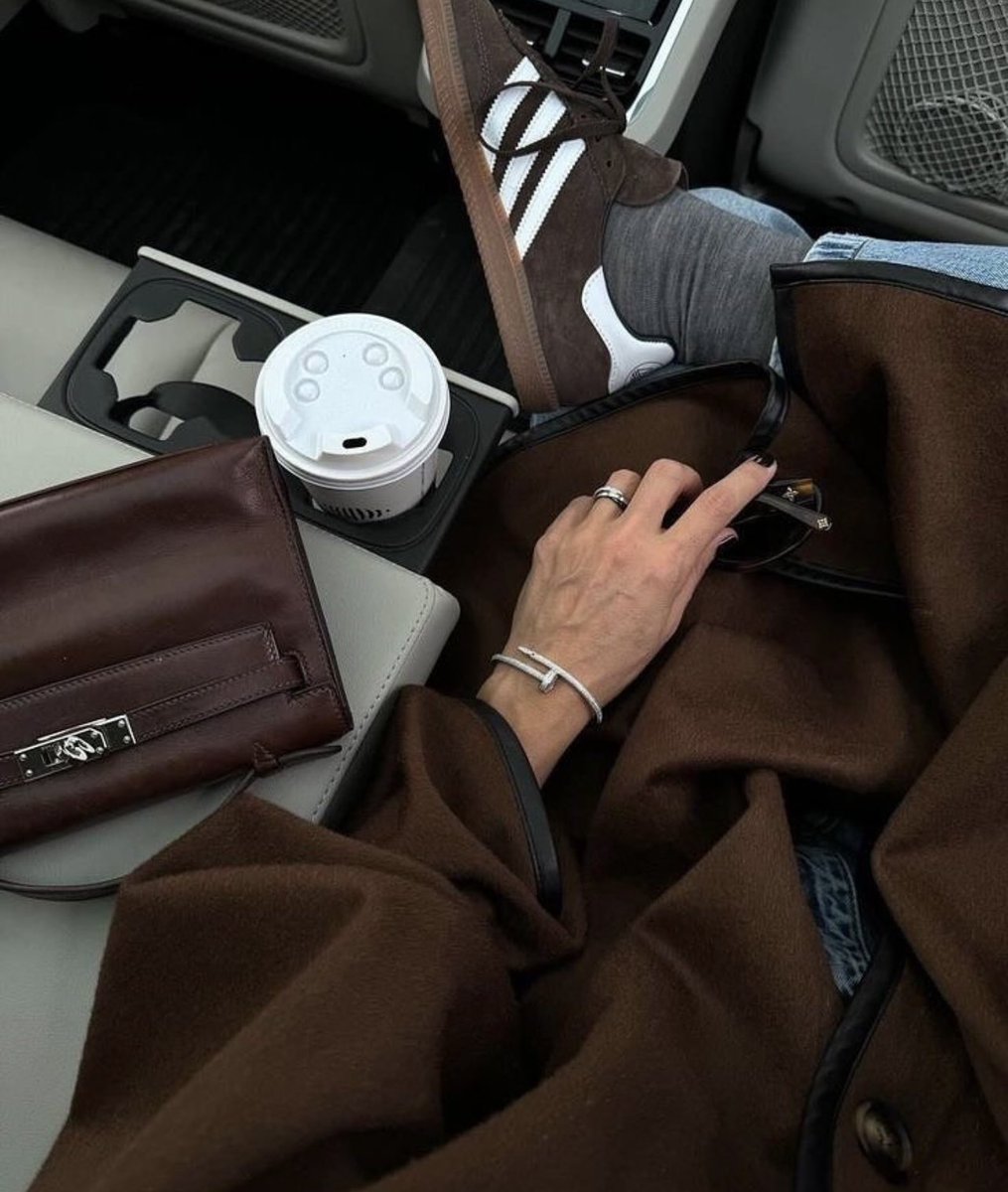 silkvanille's tweet photo. chocolate brown for the fall🤎 https://t.co/lv5tfqfvoT
