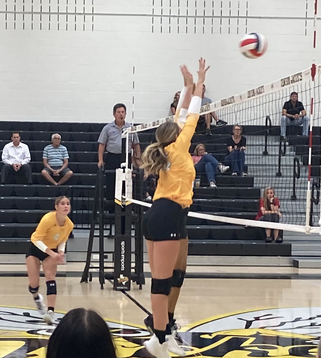 LJVolleyball's tweet photo. Lady jackets in action.  🩶🏐💛🐝 https://t.co/XrR4hmtcfs