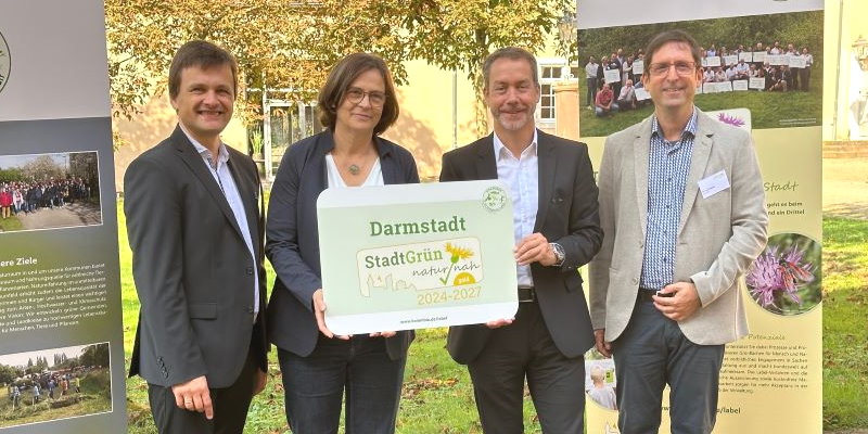 Grünflächen- und Biodiversitätsmanagement der Wissenschaftsstadt Darmstadt bei „StadtGrün naturnah“-Rezertifizierung mit Gold ausgezeichnet dlvr.it/TDP5TH