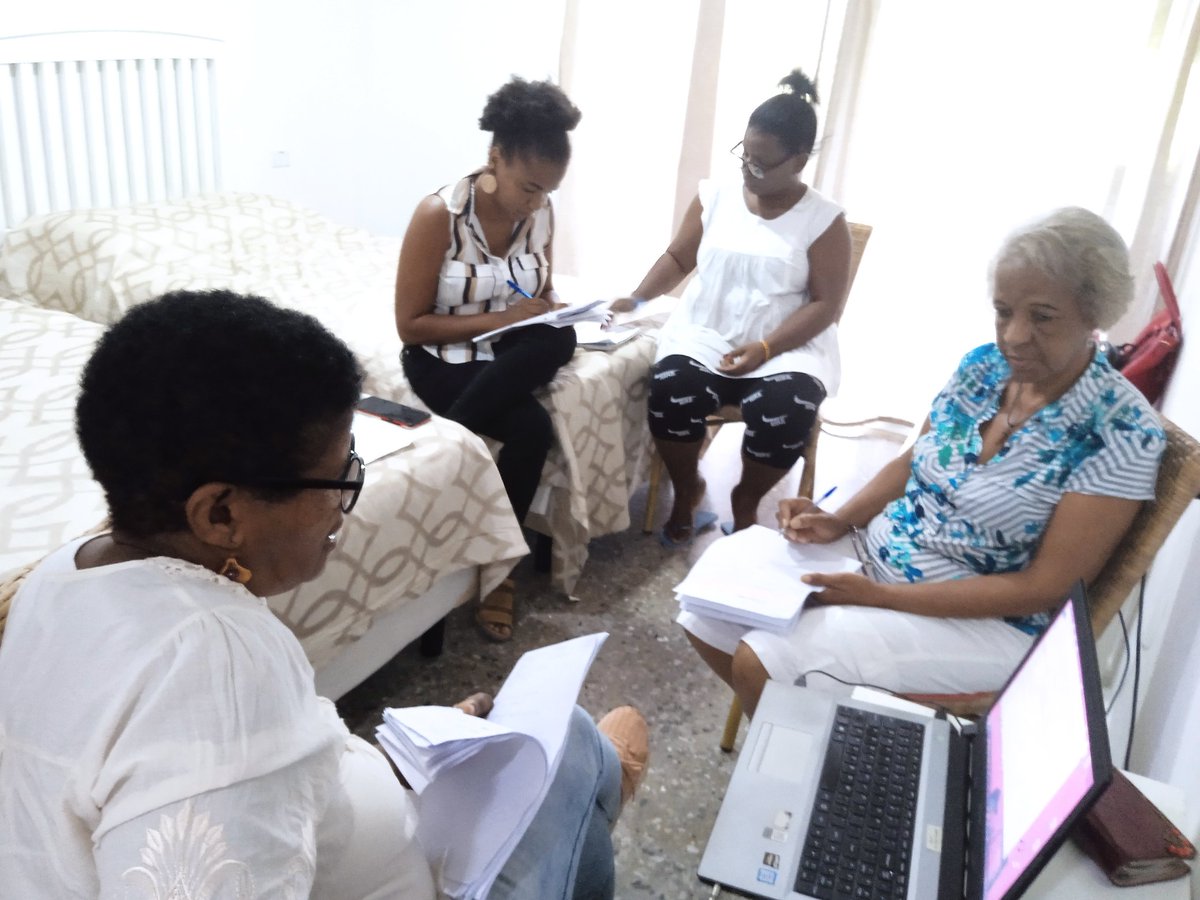 El jurado de Informativos le mide el pulso a la realización periodística en el Festival Nacional de la Radio #Artemisa 2024. #LaRadioCubanaEnFestival <a href="/Isnail76/">Isnail Albiza</a> <a href="/GladysArtemisa/">Gladys Martínez Verdecia</a> <a href="/alfonso_noya/">Alfonso Noya Martínez🇨🇺</a> <a href="/YuzaimaCardona/">Yuzaima Cardona</a> <a href="/LuisMorlote/">Luis Morlote Rivas</a> pic.x.com/cd9cPH1ICb