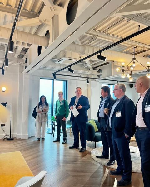 JasonForCroydon's tweet photo. Privilege to speak at the @DevelopCroydon Investor Tour. I showcased the incredible potential of our town speaking with investors and developers about exciting opportunities to invest in Croydon’s future. #InvestCroydon #FutureCroydon #ConfidenceinCroydon https://t.co/rCNSbLZrFX