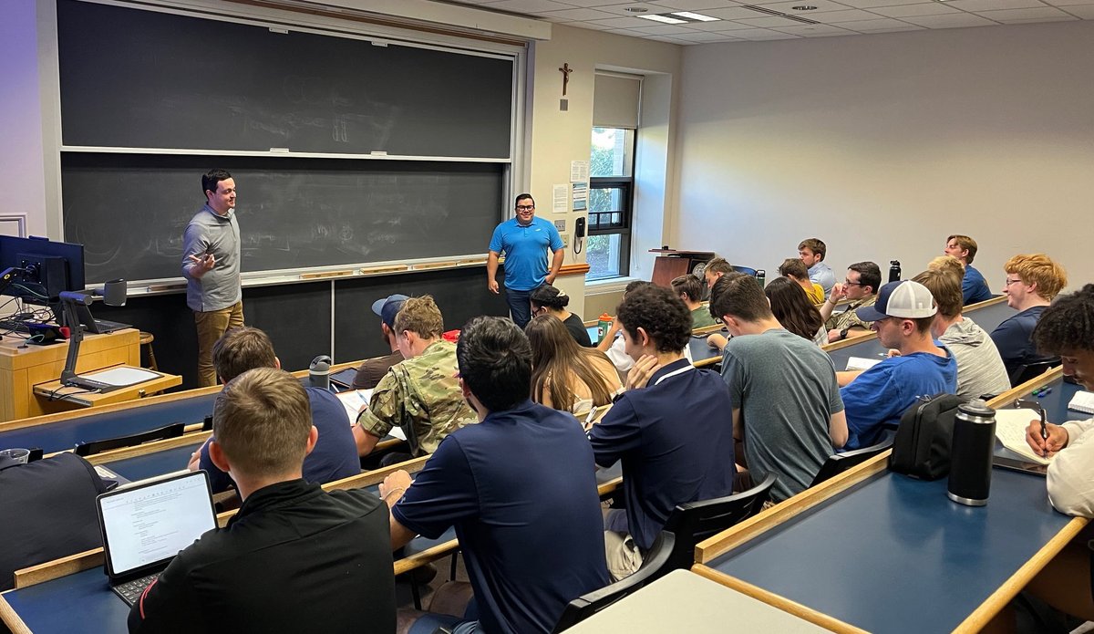 SakaueLab's tweet photo. Jim Lampariello (left) and Raleigh Salazar (right) @blueorigin came over to @NotreDame AME30282 Introduction to Space Exploration class and gave a lecture. https://t.co/iSco7m0u8a