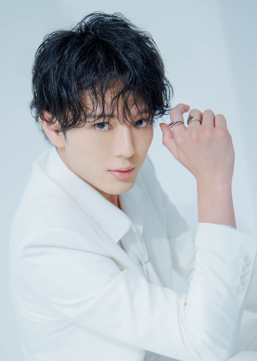 本日をもちまして、
加藤大悟、、、

24歳になりましたああああああ✊🏻✊🏻✊🏻✊🏻✊🏻✊🏻✊🏻✊🏻✊🏻

自分おめでとおおおおお！！！🎉

今年も、何事にも一生懸命に成長を忘れない年にします！

皆さんたくさん祝ってください！！！！笑