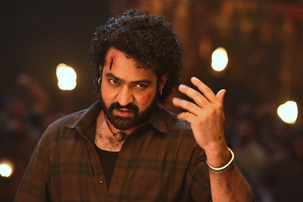 DevaraMovie's tweet image. We show everything through ACTIONS 🔥

September 27th. #Devara