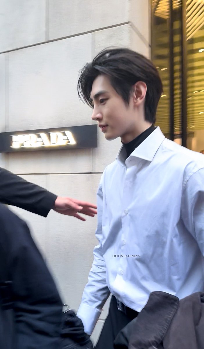 240918 MILAN FW

prada prince 💎

#성훈 #SUNGHOON #ソンフン
#ENHYPEN #엔하이픈#PRADAxENHYPEN #PradaFW24