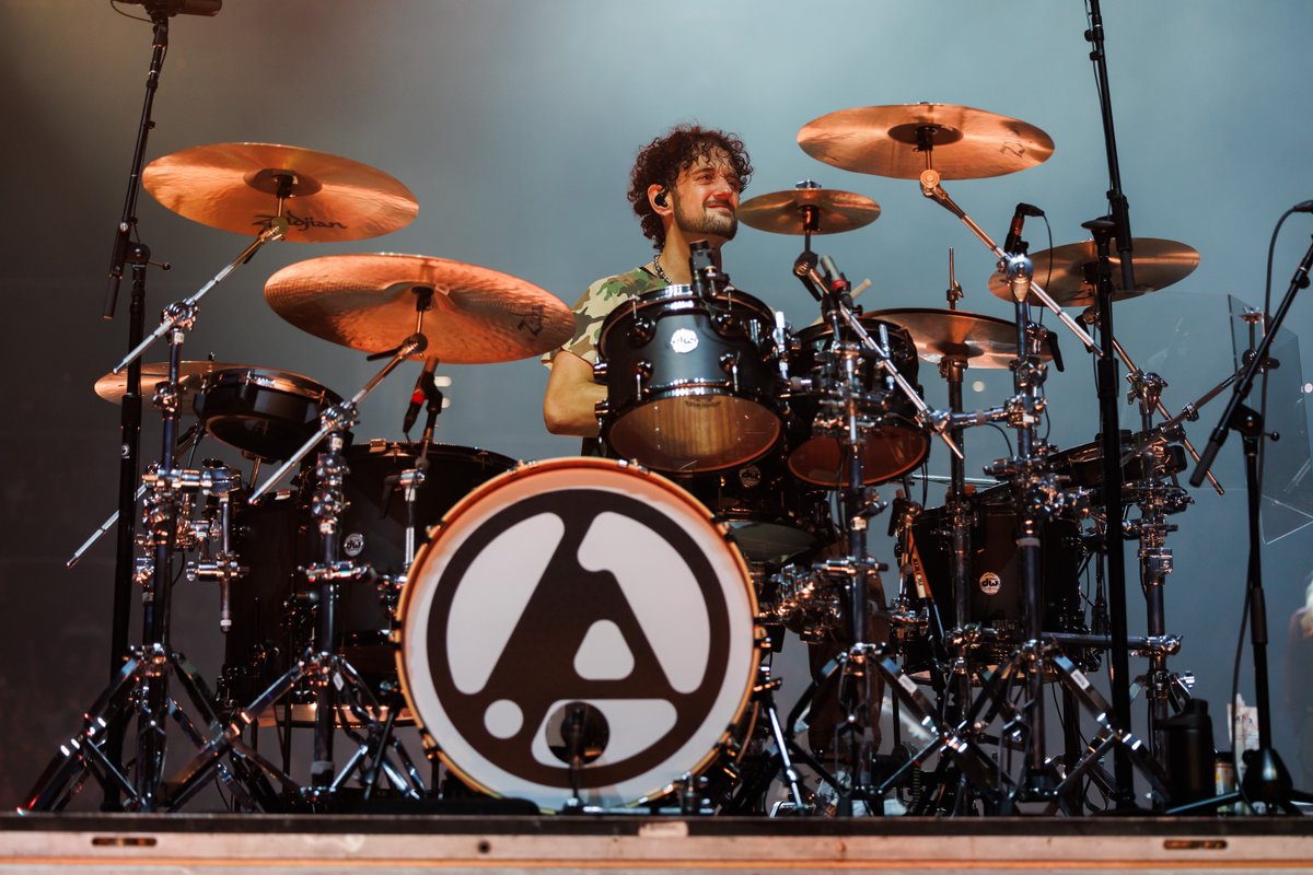 LINKIN PARK tweet media