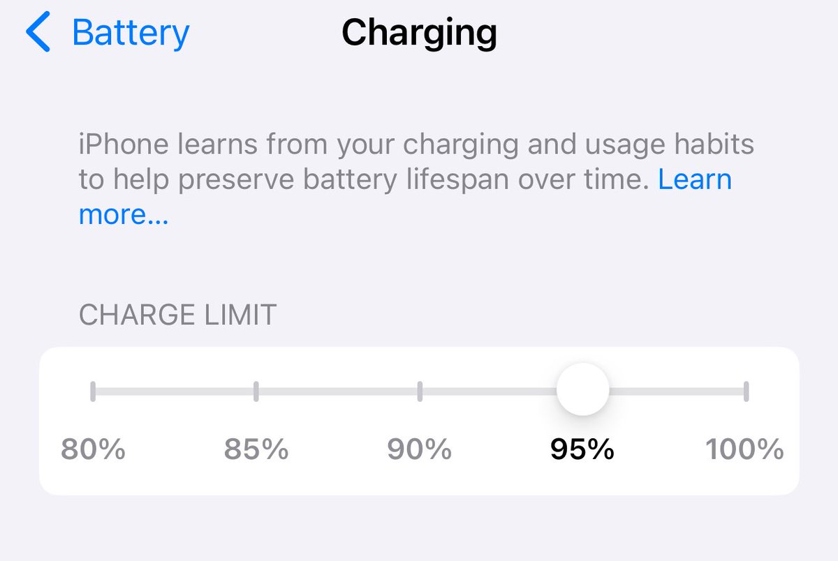 JatIkhwan's tweet photo. Antara benda baru aku discovered lepas update ios 18:

1) charging boleh set berapa percent nak.

2) calculator dah ada function convert duit ikut rate semasa.

3) text kat iMessage dah boleh set timing bila nak hantar.

4) ada function macam mouse computer but guna mata kita weh https://t.co/yVqUM3dLaB