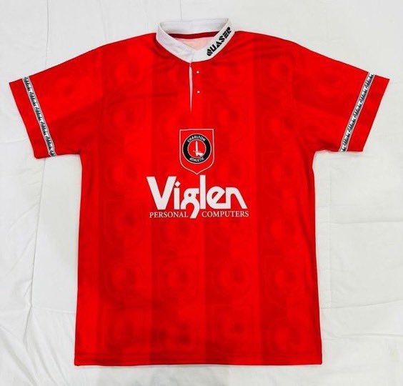 Redrobinsretro1's tweet photo. ‼️AVAILABLE NOW‼️

Available now to order @ https://t.co/cyY5sPY7tC

Red Viglen Shirt 🔥 

Limited edition 

To win a random shirt from us free

• Repost 🔄

• Follow us ❤️

Winner announced 18/10/2024

#CAFC https://t.co/6tCBDnnBUu