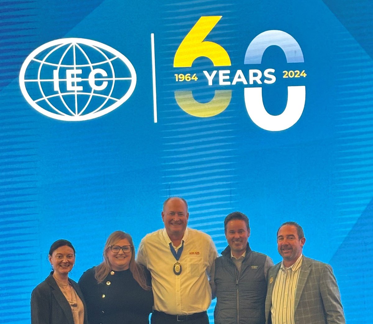 USPOULTRY1947's tweet photo. #USPOULTRY Pres. Nath Morris is in Italy for the @WorldEgg365 Leadership Conf., where the IEC is also celebrating its 60th anniv. He's pictured with Jena Gress, USAPEEC; Emily Metz, @AmEggBoard; Greg Hinton, @RoseAcreFarms & USPOULTRY board member; & Chad Gregory, @UnitedEggProd. https://t.co/LU3BSIDI6I