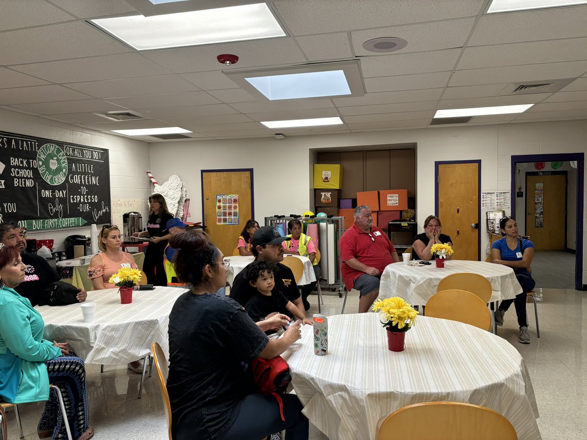 OSheaKeleher_ES's tweet photo. Thank you @SOCORROISDPD1 @YvetteP96956576 @ADal_JDS for joining us at O’Shea this morning for Coffee with the Chief #TeamSISD #TheMagicIsInUs https://t.co/EbDP50Ec4E