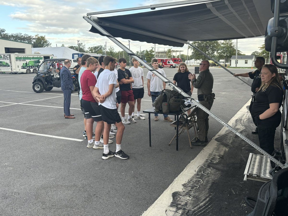 The Auglaize County ESC hosted its first hands-on simulation event titled Mission: Discovery. Our sophomores had a great day experiencing various career fields.