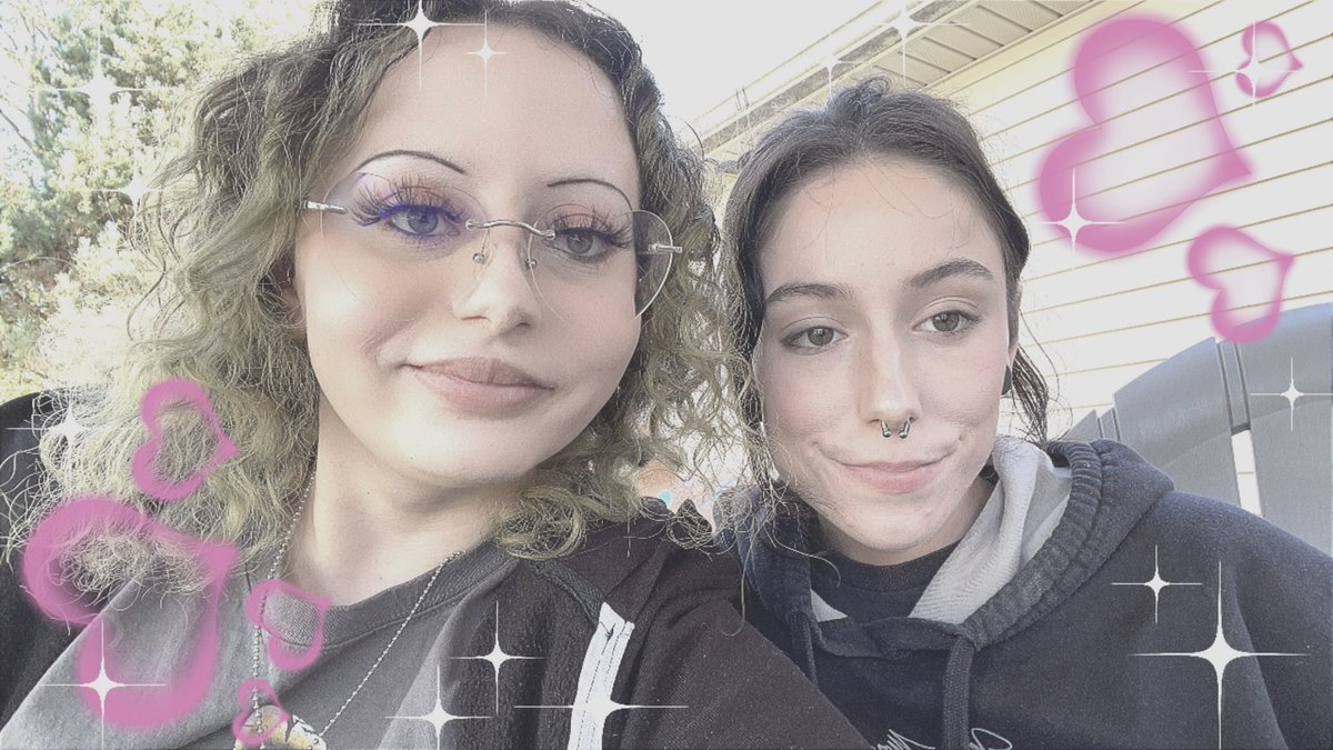 thecrowgoddesss's tweet photo. I miss you 🖤 I’m glad I got to see you even if it was for short time
#cousin #bestfriend #makeup #glasses #eyebuydirect #falseeyelashes #heartglasses #hearts https://t.co/dXO6dT5dei