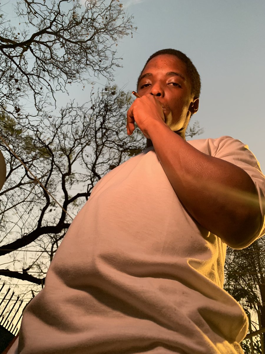 setumo_x's tweet photo. Smokin’ Hot 🥵😅 | Checkout ‘Deep Inside’ by Setumo ❌ 🎧🔗⬇️

https://t.co/8vJzNjbGsA

#SouthAfrica #music #setumox #deepinside #art #rnb #fyp #explore https://t.co/Ftm03mnCyT